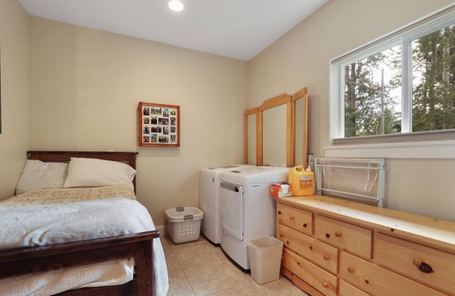 Sagle House | Luxurious Waterfront Home with private dock, sleeps up to 16