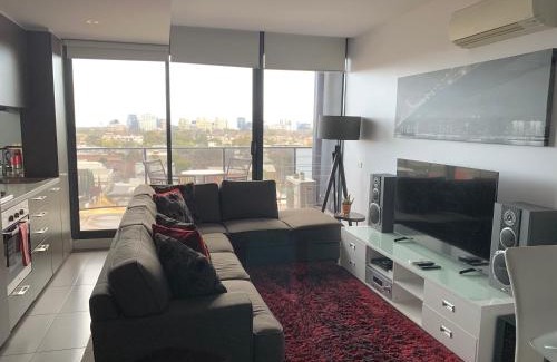 South Yarra Apartment | Luxurious with city views, free parking on premises & Wi Fi
