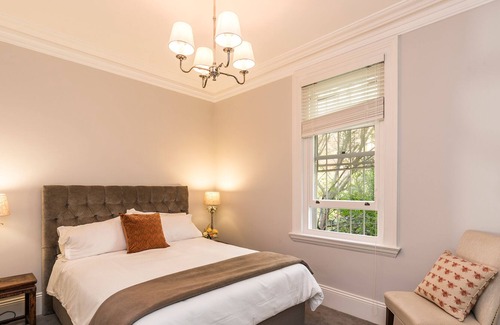 Darling Point Apartment | Luxuriously Appointed Apartment With Harbour Views