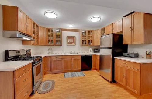 Great Barrington House | Luxuriously Comfortable Country Home