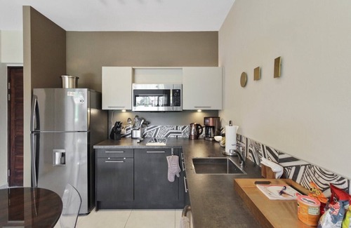 Gold Coast Condo | Luxury 1 bdrm boutique Condo in Gold Coast -Malmok