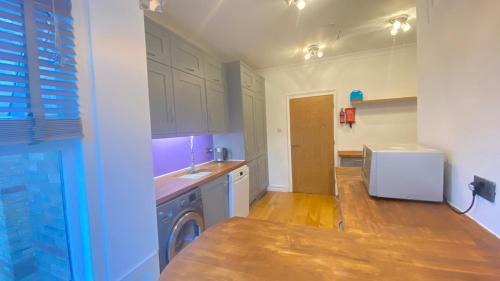Westbourne Apartment | Luxury 1 bed Bournemouth Walk to Beach Poole King bed
