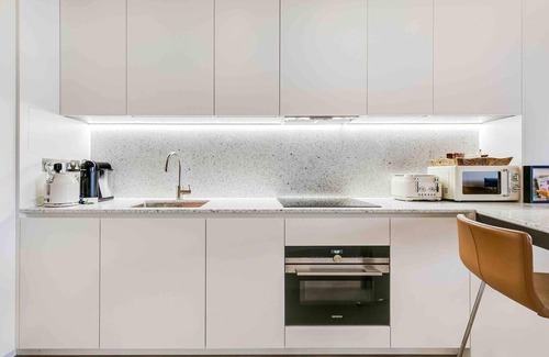 Shepherd's Bush Apartment | Luxury 1 bed in Soho House Building w Pool, gym