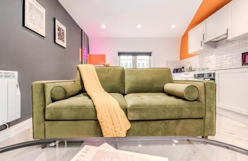Montpelier Apartment | Luxury 1 Bed with Balcony in Central Brighton Next To beach Sleep 4