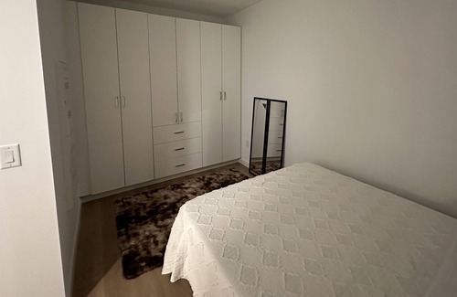 Hackensack River Waterfront Apartment | Luxury 1 Bedroom Apt. with Amenties
