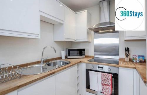 Maidenhead Apartment | Luxury 1 Bedroom Apartment 06 with Parking in Maidenhead by 360stays