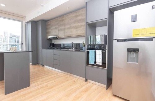 Marbella Condo | Luxury 1 bedroom apt free parking and balcony