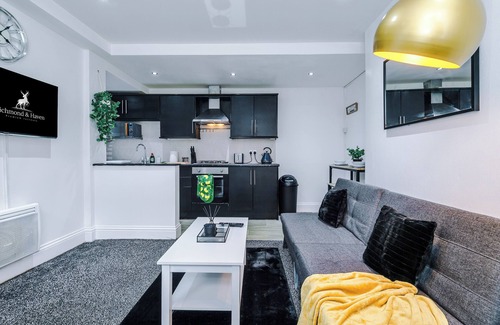Ogden House | Luxury 1-Bedroom house, Free parking, Sleeps 4
