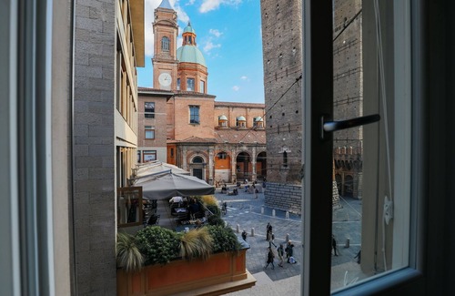 L'antico Ghetto Ebraico Apartment | Luxury 1 bedroom "Two Towers" UNIQUE VIEW