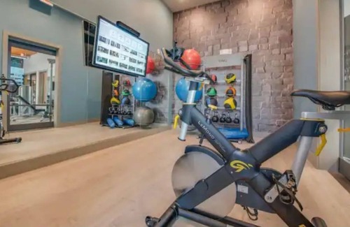 Haltom City Apartment | Luxury 1 bedroom unit with pool access, gym