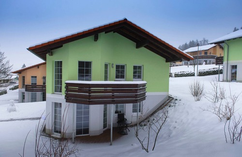 Bad Sachsa House | Luxury 10-person bungalow in the holiday park Landal Salztal Paradies