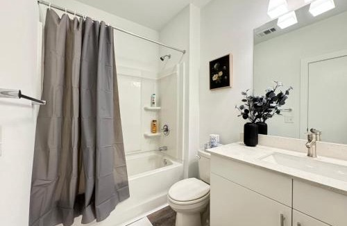 Old Fourth Ward House | Luxury 1B1B with Balcony Downtown 542Blvd