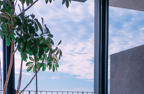 Neve Tzedek House | Luxury 1BR apartment with sea view and balcony