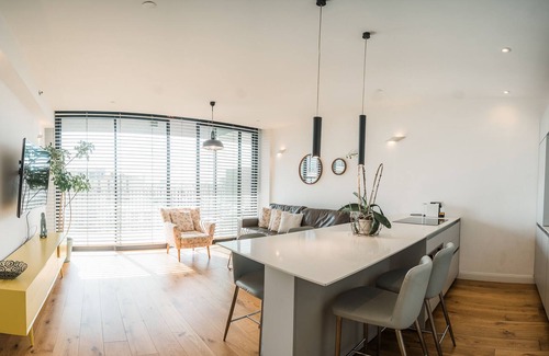 Neve Tzedek House | Luxury 1BR apartment with sea view and balcony