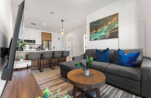 Everett Apartment | Luxury 1BR Close to Encore 9336