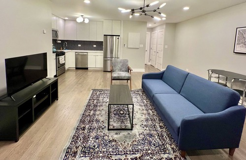 Edgewater Apartment | Luxury 1BR in Edgewater/Loyola