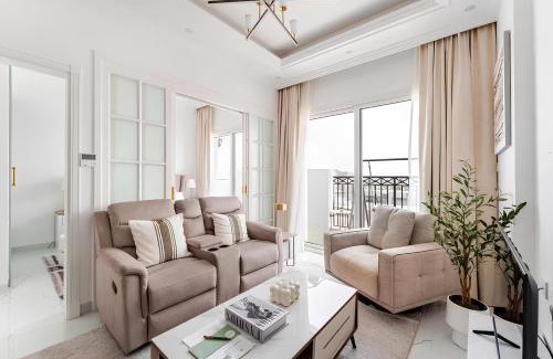 Al Barsha Apartment | Luxury 1BR Lagoon View Arjan near Miracle Garden Vincitore Benessere by Green Sky Holiday Homes