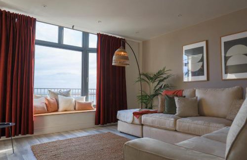 Penarth Apartment | Luxury 1BR Seafront Apartment