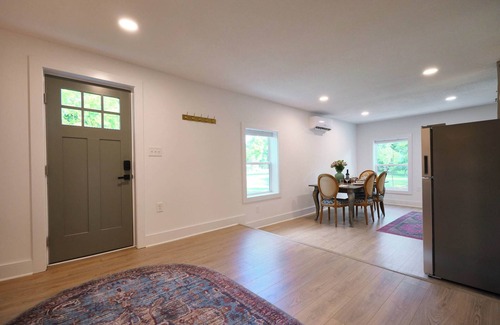Parkridge Apartment | Luxury 1BR, Sleeps 4, Walk to stadium/downtown, Full kitchen, W/D