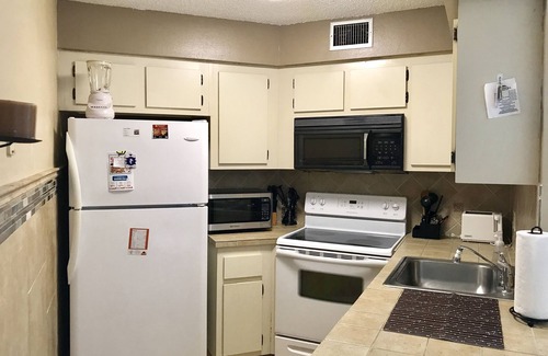 Ventura Condo | Luxury, 2/2 away from it all.