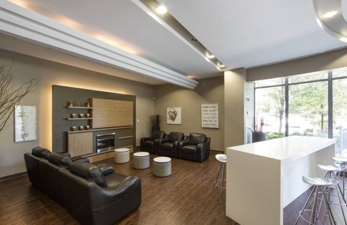 Six Points Condo | Luxury 2-Bed, 2-Bath Penthouse – Prime Toronto Location