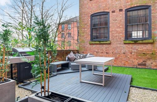 Nottingham City Centre Apartment | Luxury 2-Bed Apartment with Parking & Terrace