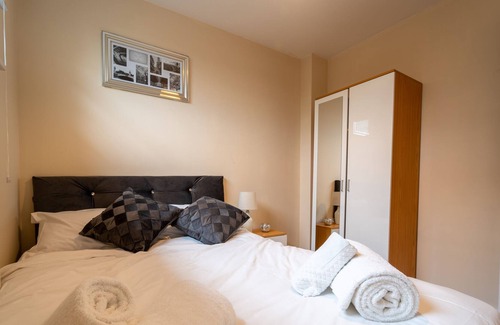 Slough Apartment | Luxury 2 Bed Apartment