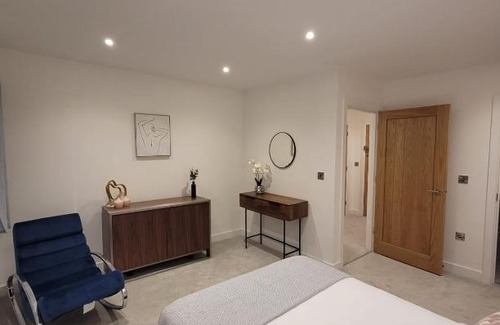 Wainscot Apartment | Luxury 2 Bed Apartment In The Centre Of Rochester
