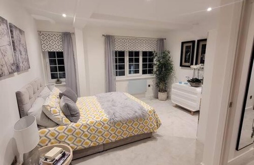 Wainscot House | Luxury 2 Bed Apartment In The Heart Of Rochester