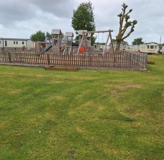 Heacham Ski Chalet | Luxury 2 Bed Caravan Heacham Beach Pets go Free