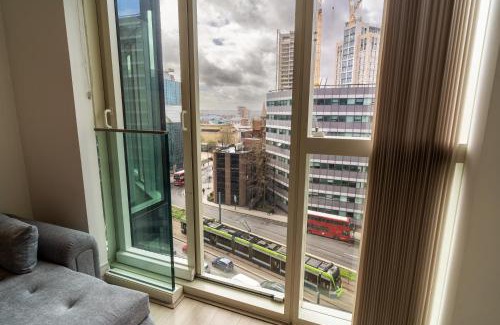 Fairfield Apartment | Luxury 2-Bed Croydon Apartment Near Gatwick
