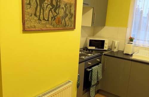 Upper Edmonton Apartment | Luxury 2-Bed Flat 5 Min Walk to Silver St 20 Min to Liverpool St & London Bridge