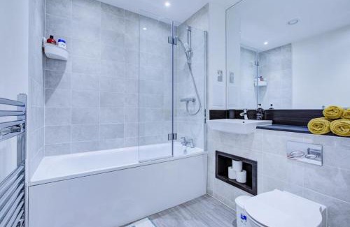 Acton Apartment | Luxury 2 bed flat in a new block in East Acton