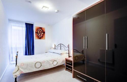 Acton Apartment | Luxury 2 bed flat in a new block in East Acton
