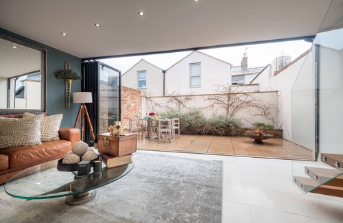Montpellier House | Luxury 2-bed House in Cheltenham