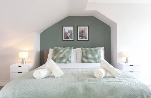 Southfield Apartment | Luxury 2 Bed Victorian Chiswick Flat