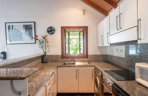 Porters House | Luxury 2 bed villa close to beach.