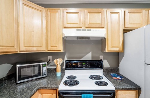 Church Street House | Luxury 2-bedroom 1- full bath 10 mins from Atlanta Airport