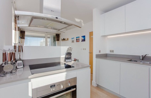 Ferndale Apartment | Luxury 2 Bedroom/2 Bath Flat next to Brixton Station/O2 Academy for Max 7 Guests