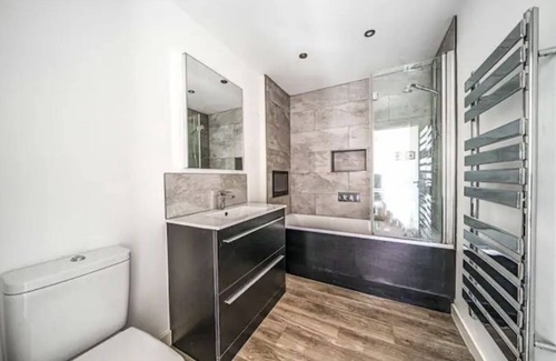 Chorleywood West Apartment | LUXURY 2 bedroom apartment in Chorleywood