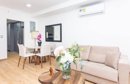 Marbella Apartment | Luxury 2 bedroom apt free parking