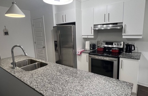 Aylmer Apartment | Luxury 2 bedroom apartment