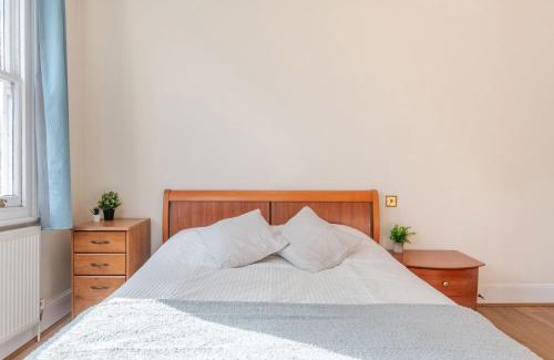 Addison Apartment | Luxury 2 Bedroom Apartment near Notting Hill