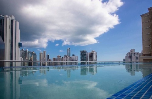 Marbella Condo | Luxury 2 bedroom apt with free parking