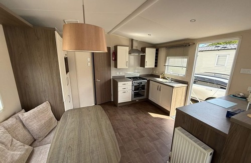 Hunstanton Cabin | Luxury 2 bedroom Caravan Pets stay Free