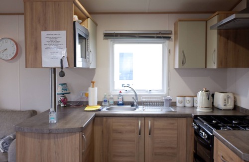 Colchester Cabin | Luxury 2 Bedroom Caravan at Mersea Island Holiday