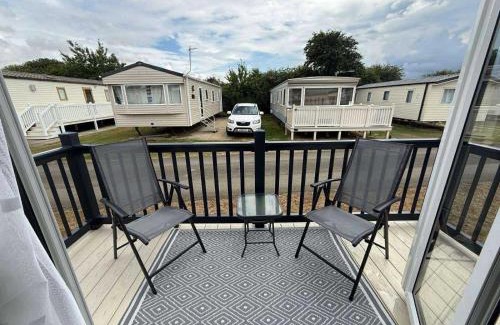 Hunstanton House | Luxury 2 bedroom Caravan Pets stay Free