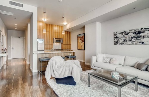 Pearl District Condo | Luxury 2 Bedroom Condo in the Pearl District
