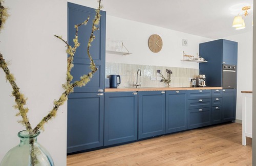 Killin Cottage | Luxury 2 Bedroom Cottage, with private courtyard and garden.