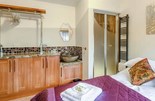 Frampton Cabin | Luxury 2 bedroom Lodge in rural lincolnshire